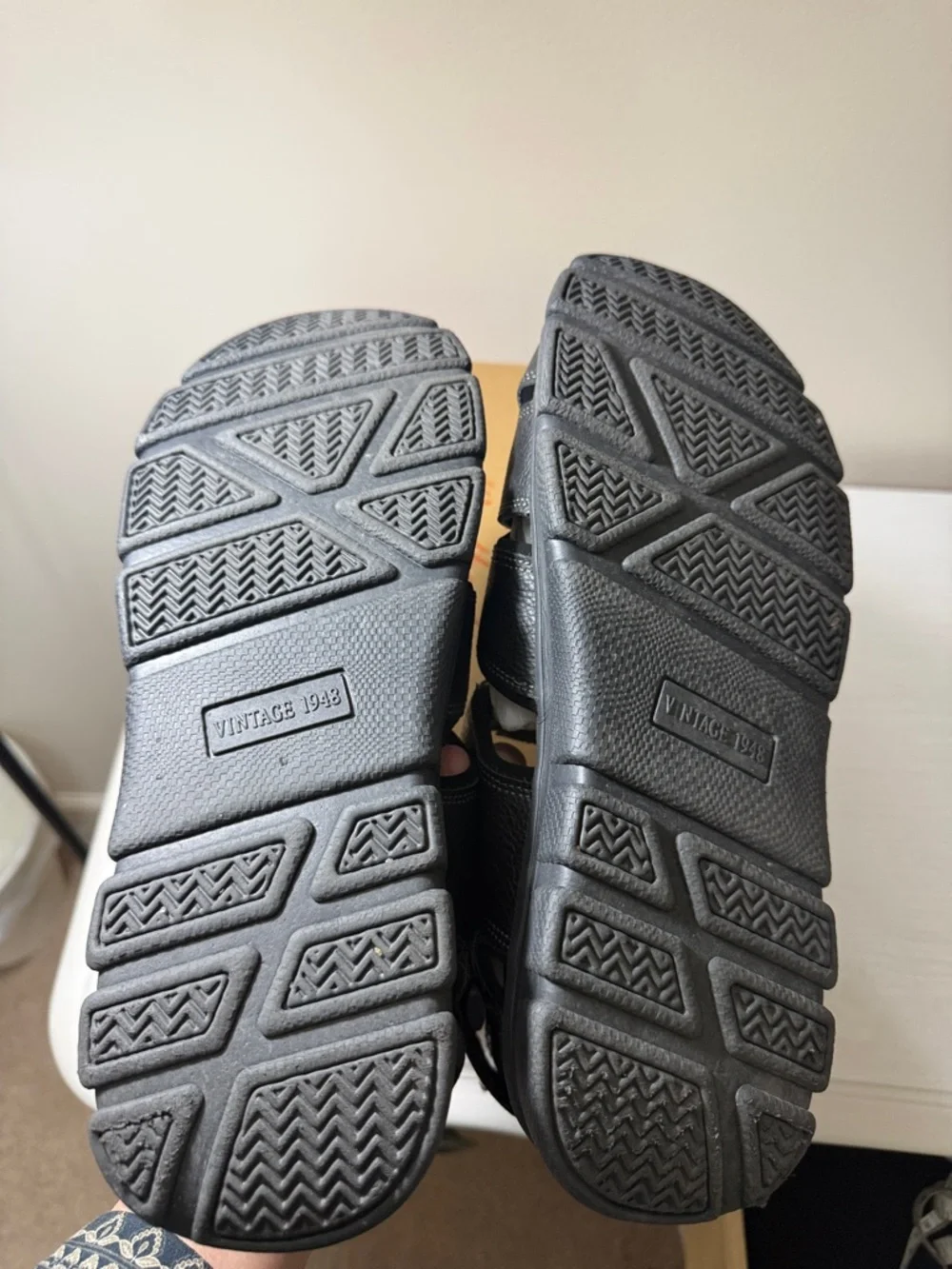 Weatherproof men sandals